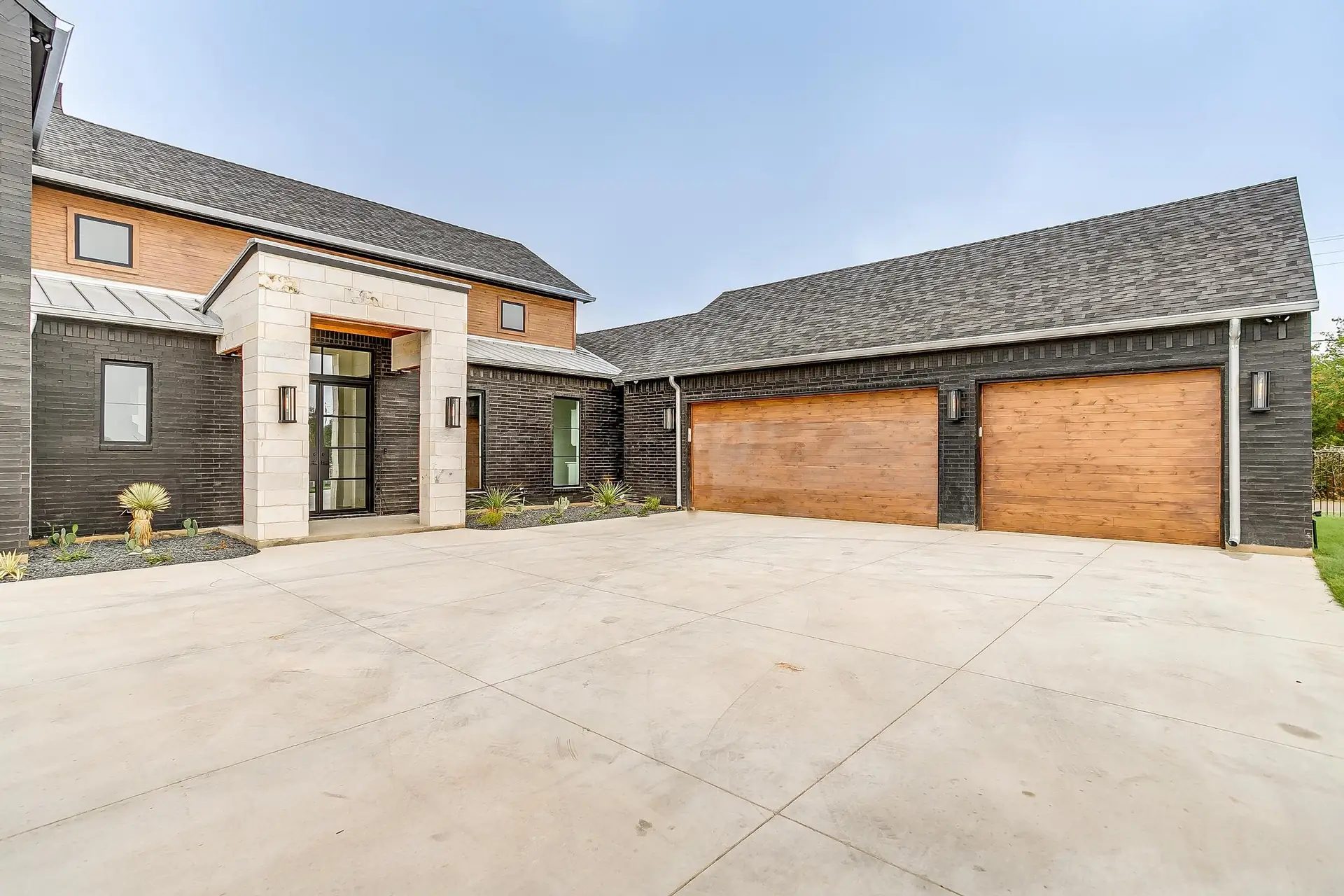 Commercial construction company in Johnson County Texas - TNT Builders